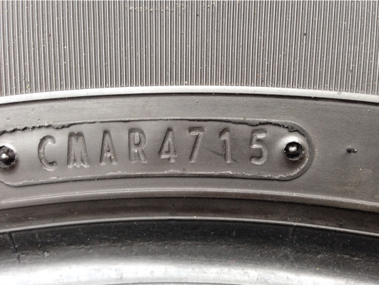 ยาง Dunlop 265 65 17 ปลายปี15 ดอกเต็ม ราคาไม่แพง