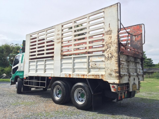 ขาย 10 ล้อ MITSUBISHI FUSO เครื่อง 170 แรงเทอร์โบ  FN527 เพลาเดียว ยาว 6 ม.  ปี 2004 - 2547 ยางเรเดียล ยาง 11 ขอบ 22 นิ้ว ล้อแม็ก 10 วง เครื่องกำลังดี เกียร์เข้าง่าย ขับดี พวงมาลัยเพาเวอร์ แอร์เย็น กระจกไฟฟ้า เบรดทิฟฟี่ คัดซีสวยมาก รถไม่มีผุ  รถสภาพเดิมๆ