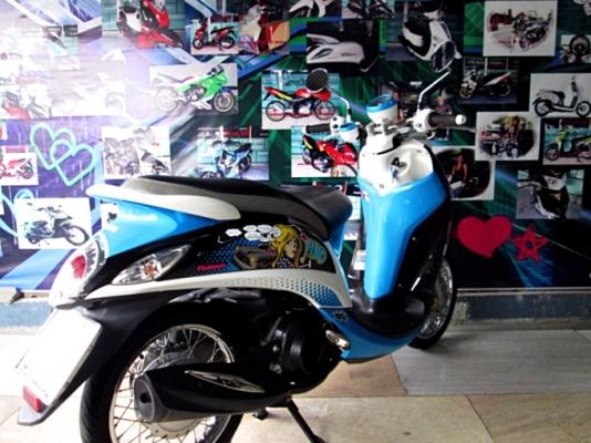 Fino i ลายแฟร์ชั่น สีขาวฟ้า ระบบหัวฉีด ช่วยประหยัดน้ำมัน เครื่องยนต์เดิมๆจากศูนย์ แถม 3 รายการ