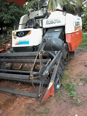 รถเกี่ยวข้าว