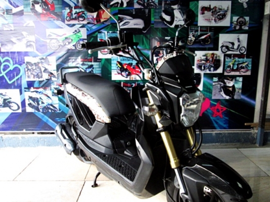 zoomer x  สีดำ ตัวท๊อปคอมบายเบรค เครื่องยนต์เดิมๆจากศูนย์ระบบหัวฉีด PGM FI ประหยัดน้ำมัน แถม 3 รายการ 33900