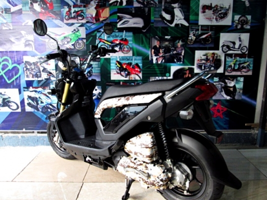 zoomer x  สีดำ ตัวท๊อปคอมบายเบรค เครื่องยนต์เดิมๆจากศูนย์ระบบหัวฉีด PGM FI ประหยัดน้ำมัน แถม 3 รายการ 33900