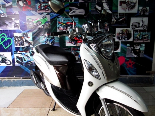 Fino i ลายพรีเมี่ยม สีขาวนํ้าตาล ระบบหัวฉีด ช่วยประหยัดน้ำมันขั้นเทพ เครื่องยนต์เดิมๆจากศูนย์ แถม 3 รายการ 24900