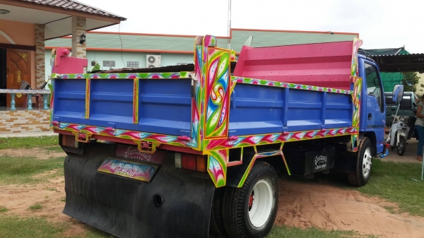 ขายด่วน6ล้อดั้ม120ฝาขาว สภาพพร้อมใช้สุดๆโทร0856842587