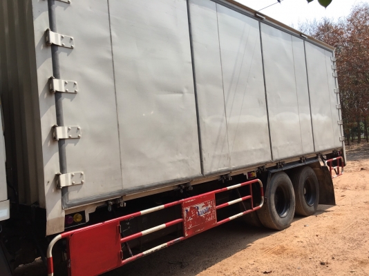 รถบรรทุกสิบล้อ