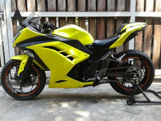 KAWASAKI  NINJA 300ABS ปี2014  รถสวยพร้อมใช้รถ2มือ วิ่ง39000โล ไมล์แท้ๆไม่มีกรอ คู่มือ บุ๊คเซอร์วิสครบ