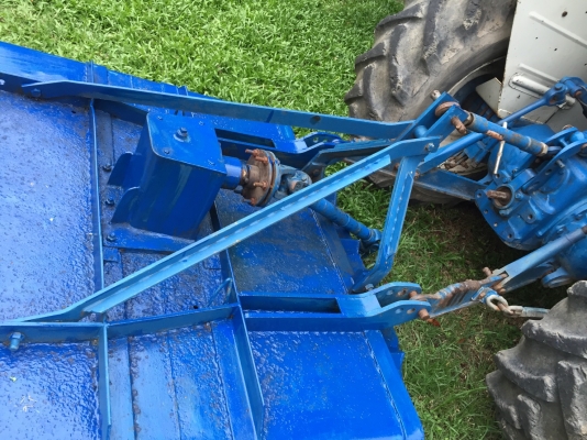 เครื่องตัดหญ้า ขนาด 1.70 ม. พร้อมยอย ของไคเฮงหลี ใช้ดี คนขายใช้เอง ใช้สำหรับรถไถฟอร์ด สอบถามรายละเอียดได้ครับ