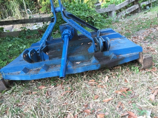 เครื่องตัดหญ้า ขนาด 1.70 ม. พร้อมยอย ของไคเฮงหลี ใช้ดี คนขายใช้เอง ใช้สำหรับรถไถฟอร์ด สอบถามรายละเอียดได้ครับ