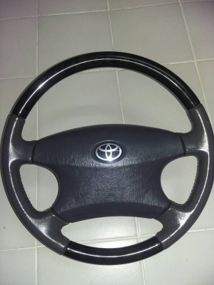 พวงมาลัยโตโยต้าวงละ 2200 มีลายไม้แดงกับลายไม้ดำ สนใจโทรติดต่อ 0832644434 พวงมาลัยโตโยต้าวงละ 2200 มีลายไม้แดงกับลายไม้ดำ สนใจโทรติดต่อ 0832644434