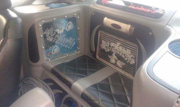 รถกระบะพร้อมเครื่องเสียง จัดเต็ม