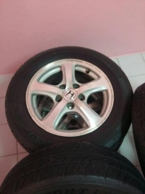 ล้อเดิมhonda civic fd พร้อมยาง ดันลอป 2012 สนใจโทรสอบถาม 0832644434