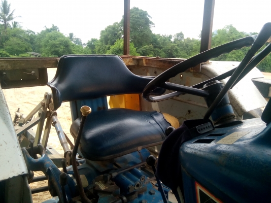 ปิดการขายเรียบร้อยคับขอบคุณท่านใหญ่ใจดีจากจังหวัดตรัง ขายรถไถ่ฟอร์ด 6610  แท้ 2เพลา . คานหน้าคาราโร่ รถสวยมาก ๆ เดิมๆทั้งคัน  พร้อมใช้งาน...