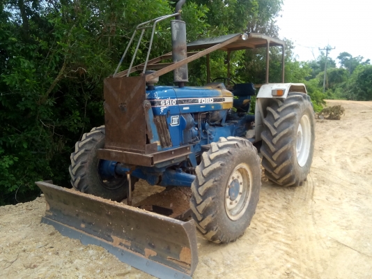 ปิดการขายเรียบร้อยคับขอบคุณท่านใหญ่ใจดีจากจังหวัดตรัง ขายรถไถ่ฟอร์ด 6610  แท้ 2เพลา . คานหน้าคาราโร่ รถสวยมาก ๆ เดิมๆทั้งคัน  พร้อมใช้งาน...