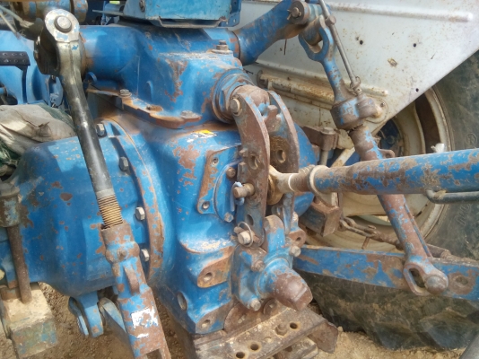 ปิดการขายเรียบร้อยคับขอบคุณท่านใหญ่ใจดีจากจังหวัดตรัง ขายรถไถ่ฟอร์ด 6610  แท้ 2เพลา . คานหน้าคาราโร่ รถสวยมาก ๆ เดิมๆทั้งคัน  พร้อมใช้งาน...