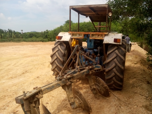 ปิดการขายเรียบร้อยคับขอบคุณท่านใหญ่ใจดีจากจังหวัดตรัง ขายรถไถ่ฟอร์ด 6610  แท้ 2เพลา . คานหน้าคาราโร่ รถสวยมาก ๆ เดิมๆทั้งคัน  พร้อมใช้งาน...