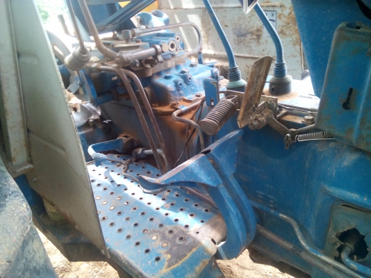 ปิดการขายเรียบร้อยคับขอบคุณท่านใหญ่ใจดีจากจังหวัดตรัง ขายรถไถ่ฟอร์ด 6610  แท้ 2เพลา . คานหน้าคาราโร่ รถสวยมาก ๆ เดิมๆทั้งคัน  พร้อมใช้งาน...