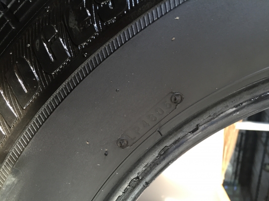 ขายยางอะไหล่ 205/75/14  สภาพสวย 4เส้น2000