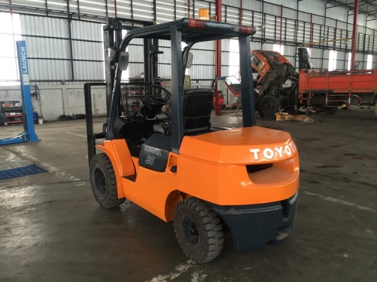 ขายโฟล์คลิฟท์  TOYOTA โตโยต้า FD30 3ตัน-รุ่น7 เครื่องยนต์ดีเซล เสา3เมตร