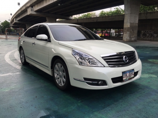 2012 NISSAN TEANA 250 XV V6 สีขาว