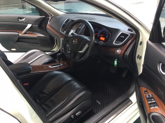 2012 NISSAN TEANA 250 XV V6 สีขาว