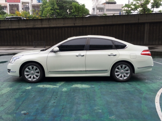 2012 NISSAN TEANA 250 XV V6 สีขาว