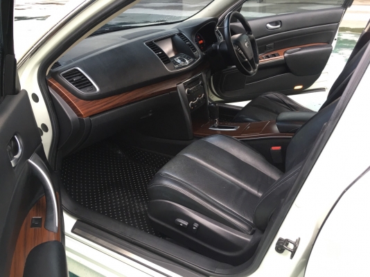 2012 NISSAN TEANA 250 XV V6 สีขาว