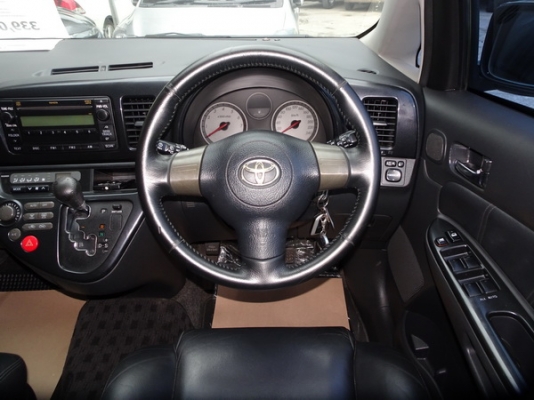 TOYOTA WISH 2.0Q AT ปี 2004