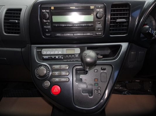 TOYOTA WISH 2.0Q AT ปี 2004