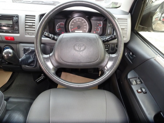 TOYOTA COMMUTER 2.5D4D MT ปี 2013