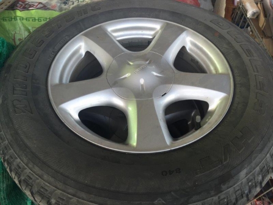 ขายล้อพร้อมยาง Isuzu Hilander จำนวน 4 เส้น ราคา 9000 บาท