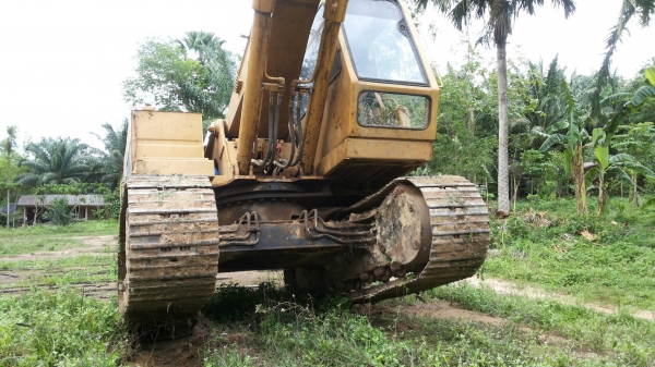 รถแบคโฮ  CAT  E 200B.      สนใจติดต่อ  081 - 6079515