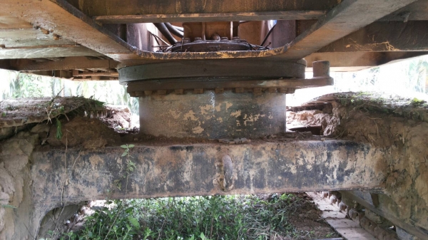 รถแบคโฮ  CAT  E 200B.      สนใจติดต่อ  081 - 6079515