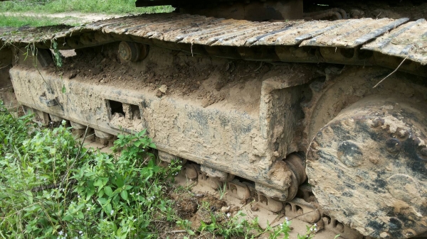 รถแบคโฮ  CAT  E 200B.      สนใจติดต่อ  081 - 6079515