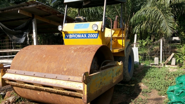 ขาย รถบด VlBROMAX - 2000.     สนใจติดต่อ  081 - 6079515
