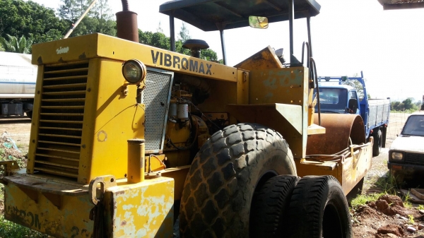 ขาย รถบด VlBROMAX - 2000.     สนใจติดต่อ  081 - 6079515