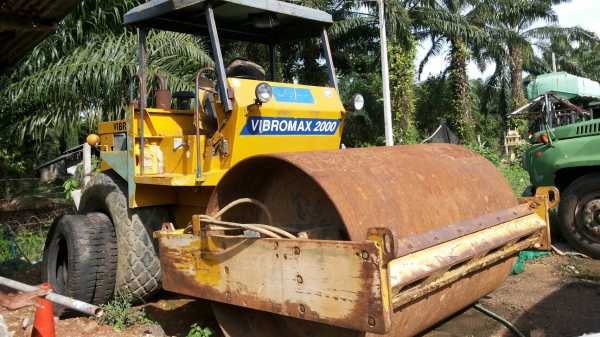 ขาย รถบด VlBROMAX - 2000.     สนใจติดต่อ  081 - 6079515