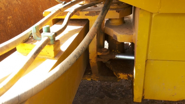 ขาย รถบด VlBROMAX - 2000.     สนใจติดต่อ  081 - 6079515