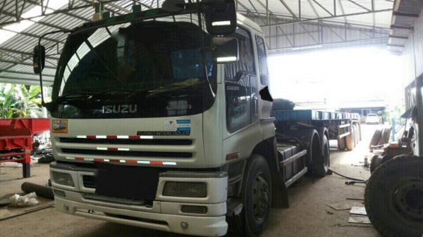 รถอีซูซุ 10 ล้อ หัวลาก  ( เปอร์เฟีย. )  /  360 แรงม้า. ปี 30. , ( ขาย เฉพาะหัว. )     สนใจติดต่อ  081 - 6079515