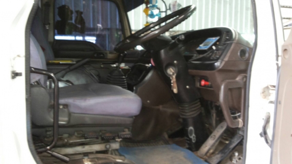 รถอีซูซุ 10 ล้อ หัวลาก  ( เปอร์เฟีย. )  /  360 แรงม้า. ปี 30. , ( ขาย เฉพาะหัว. )     สนใจติดต่อ  081 - 6079515