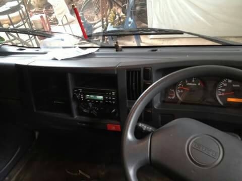 รถอีซูซุ 6 ล้อ ตู้แห้ง NMR 130 แรงม้า.  ปี 56.  ,  ( รถวิ่ง 19,xxx กม. )      สนใจติดต่อ  081 - 6079515