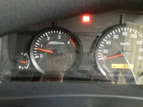 รถอีซูซุ 6 ล้อ ตู้แห้ง NMR 130 แรงม้า.  ปี 56.  ,  ( รถวิ่ง 19,xxx กม. )      สนใจติดต่อ  081 - 6079515