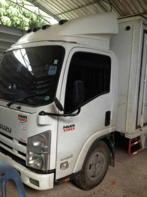 รถอีซูซุ 6 ล้อ ตู้แห้ง NMR 130 แรงม้า.  ปี 56.  ,  ( รถวิ่ง 19,xxx กม. )      สนใจติดต่อ  081 - 6079515