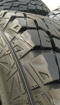 ขาย ยาง AT 265/75/16 สวยๆ