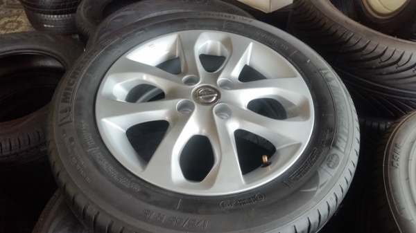 ขายล้อNissan March MC 15 ยางปี14 4 ล้อ ขายล้อNissan March MC 15 ยางปี14 4 ล้อ