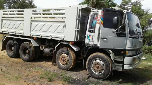 ขาย12ล้อ ราคา980,000บ ฮีโน FM3M 240ปี46 ดั้มสามมิต สภาพดีสวยๆกะบะสามมืต สวยๆพร้อมใช้ ทะเบียนพร้อมโอน