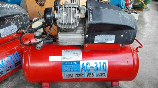 ** เหลือ 1 ลูก ** ปั้มลมมินิ EARTMAN JAPAN ขนาด 1 แรง ถัง 39 ลิตร ปั้มโรตารี่ชนตรงรอบจัดลมมาเร็วสดนอกลงตู้!!