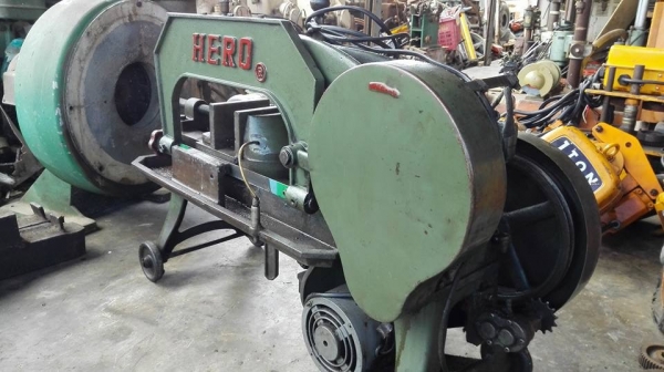 ** SOLD **เลื่อยชัก HERO รุ่นท้อปสภาพเทพคัดมาด้วยใจมีปั้มน้ำใช้ไฟบ้าน 220V เชิญมาเทส!!