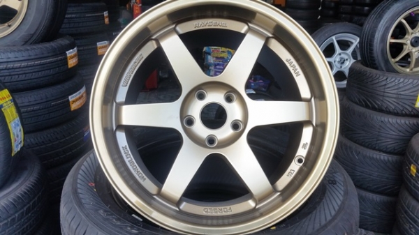 ขายล้อใหม่TE37 18 5รู หน้า9.5+10.5ยางใหม่255/55/18 4 ล้อ