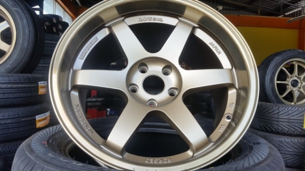 ขายล้อใหม่TE37 18 5รู หน้า9.5+10.5ยางใหม่255/55/18 4 ล้อ