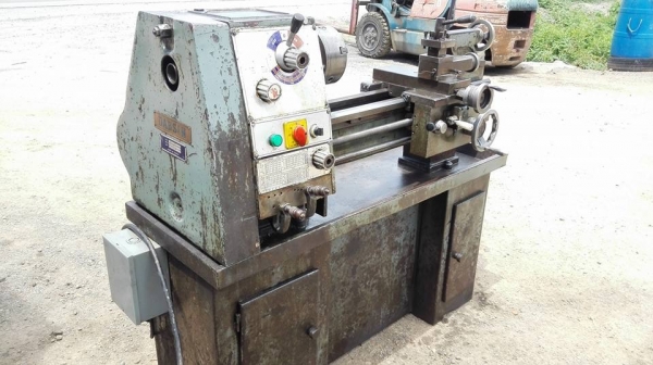 ** SOLD ** กลึงใต้หวัน DARSIN TAIWAN 3 ฟุต 2 เพลาเกียร์บล็อค 300*600 ร้านมอไซด์/งานเล็กๆหลังบ้านเชิญ!!